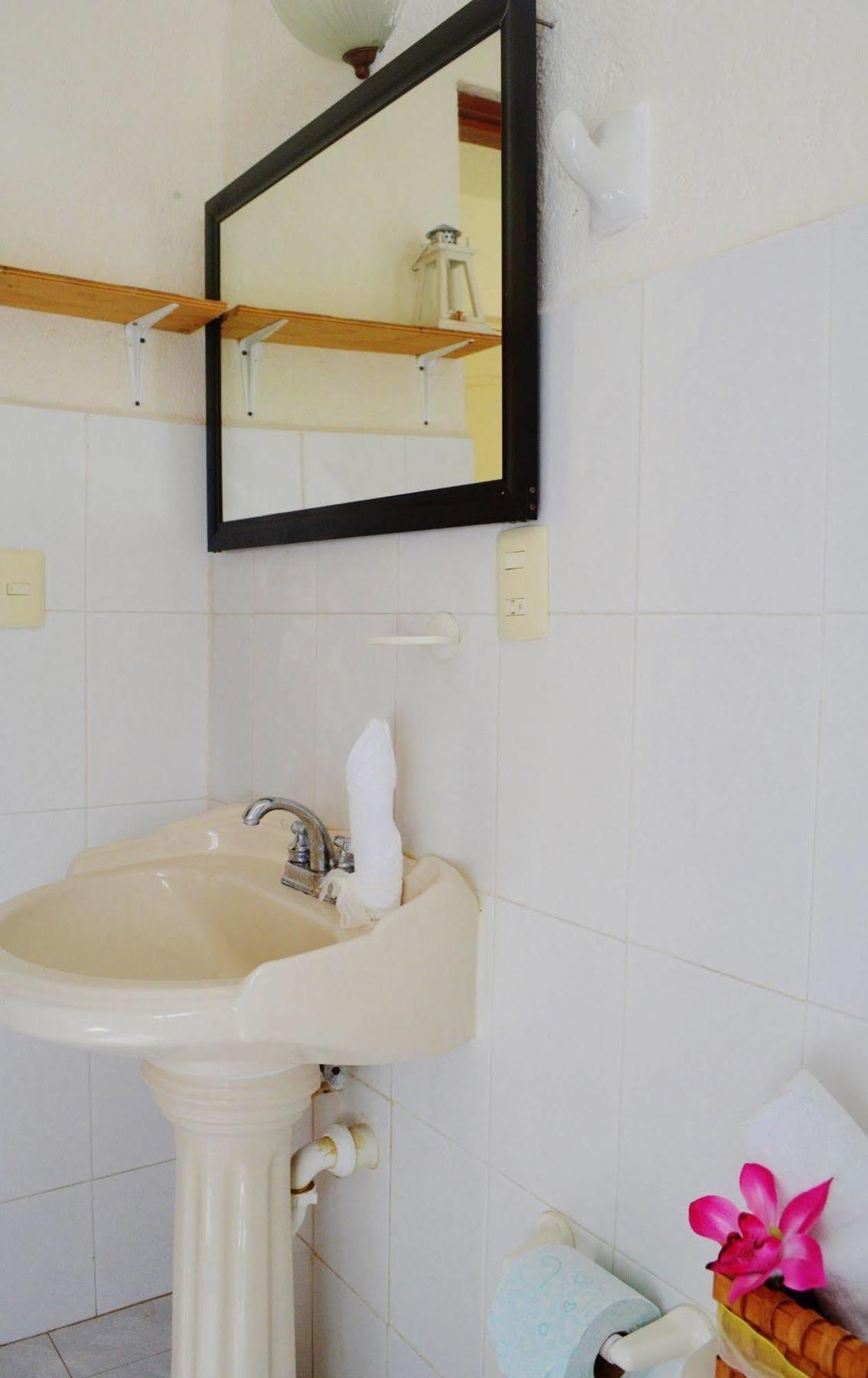 Hotel Eden Пуерто Морелос Екстериор снимка